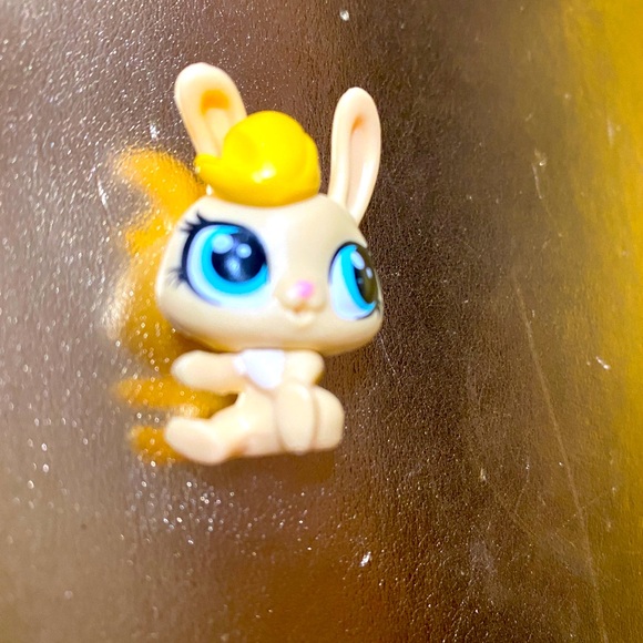 LITTLEST PET SHOP CUTE BUNNY MONA HOPSKY WITH BLUE EYES #4104 PVC FIGURE RARE - Picture 4 of 9